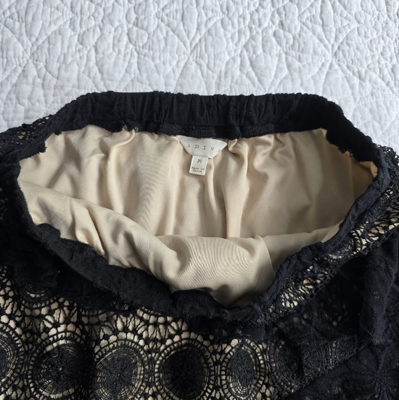 Adiva Crochet And Lace Ruffle Black Skirt With Curve Pointed Hem - Picture 6 of 10